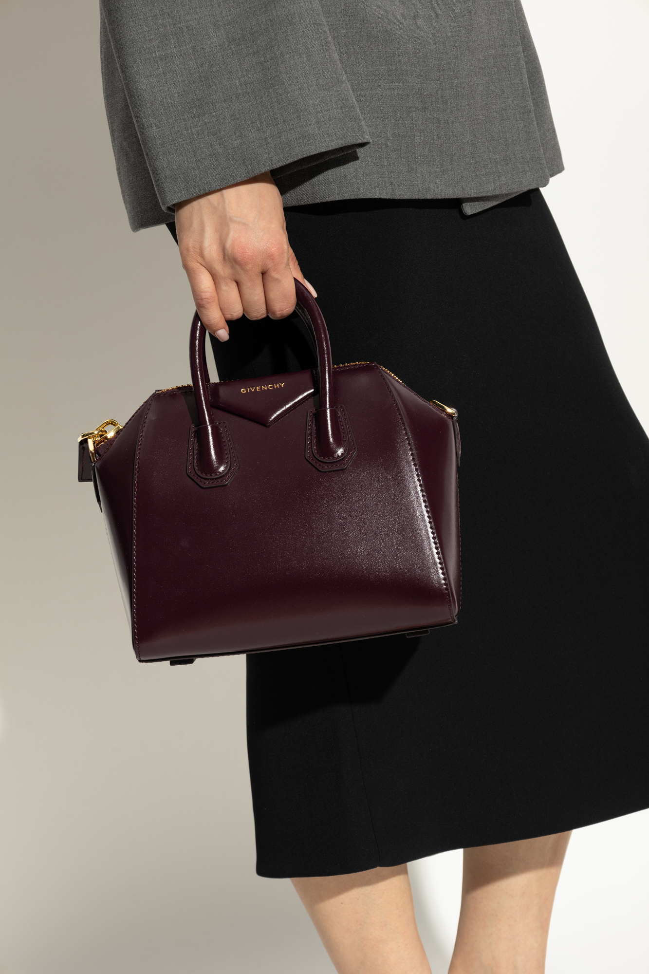 ハンドバッグ GIVENCHY BURGUNDY LEATHER SMALL ANTIGONA HANDBAG Givenchy Burgundy leather small Antigona bag - BOPF